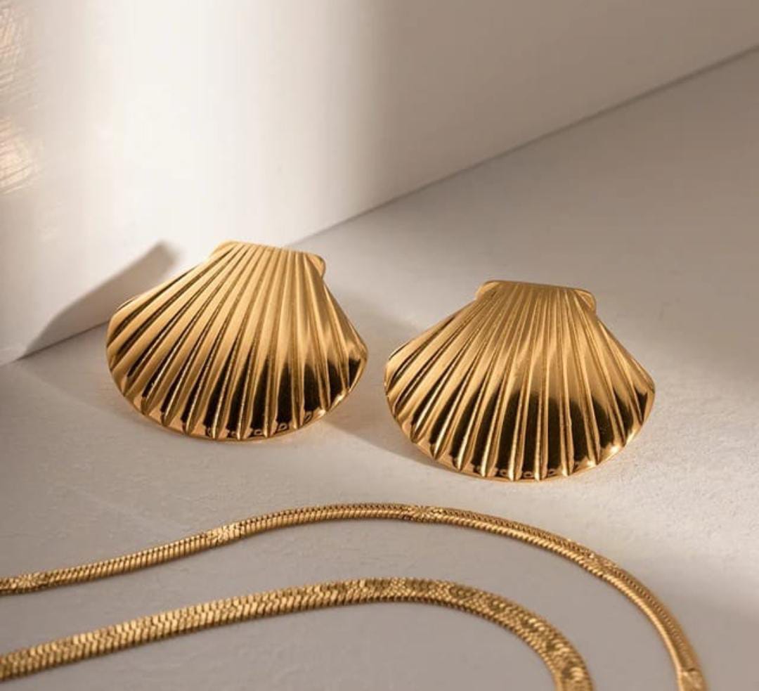 Lavish Shell Anti Tarnish Earings