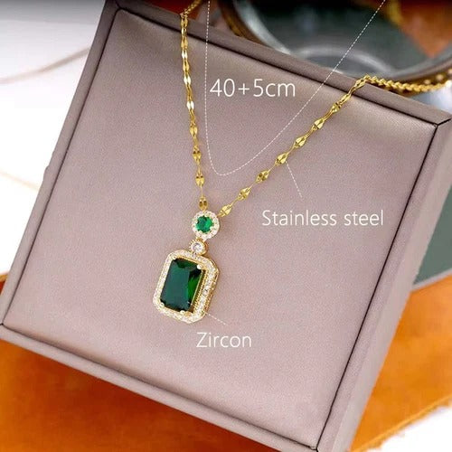 Elegant Emerald Geometric Pendant Set