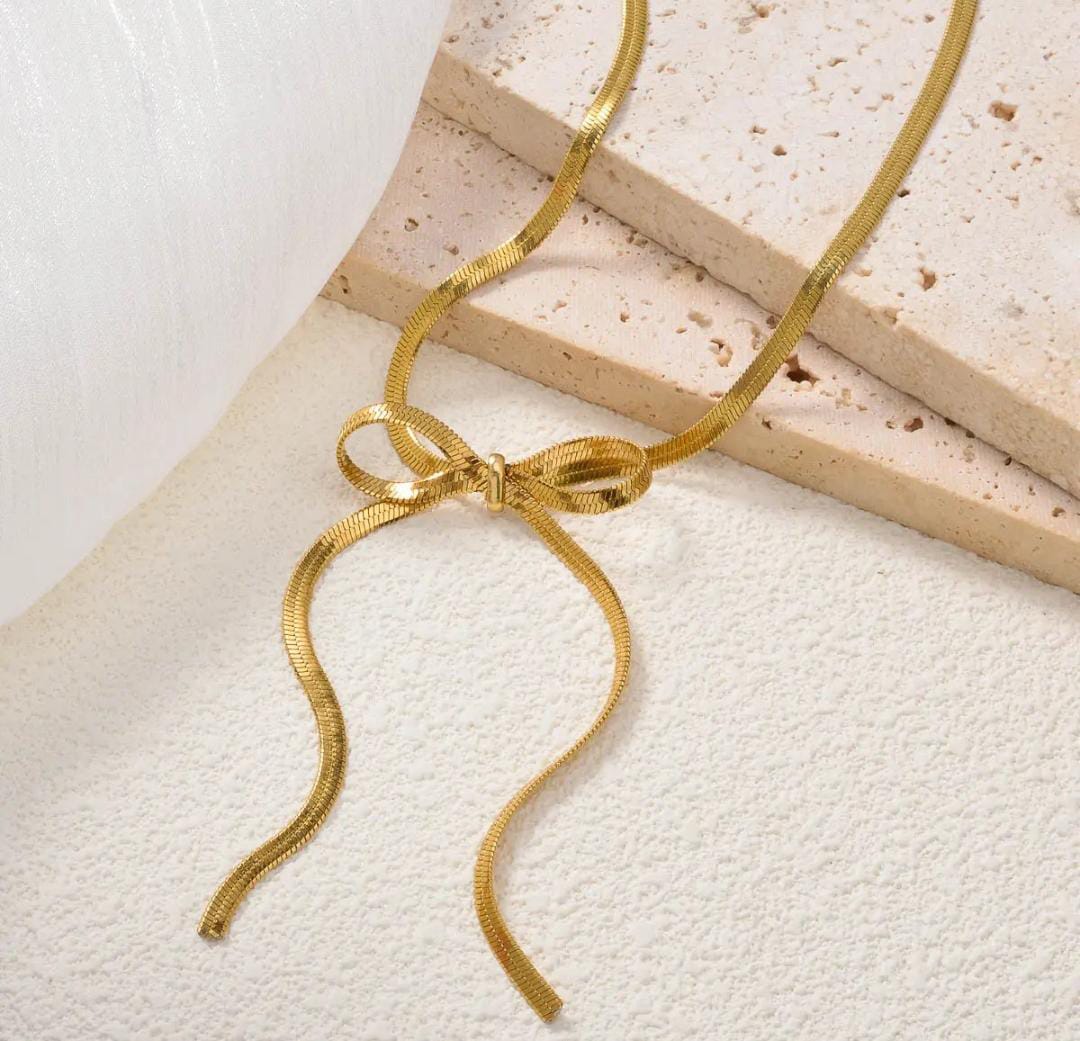 Lavish Bow Down Anti Tarnish Necklace