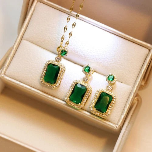 Elegant Emerald Geometric Pendant Set
