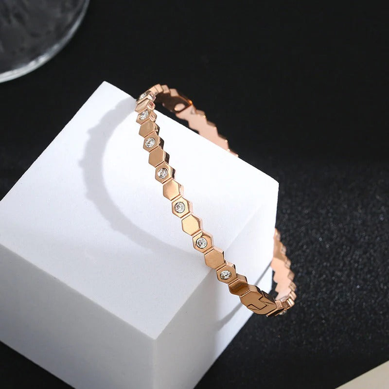 Style Hexagonal AD Anti Tarnish Bracelet
