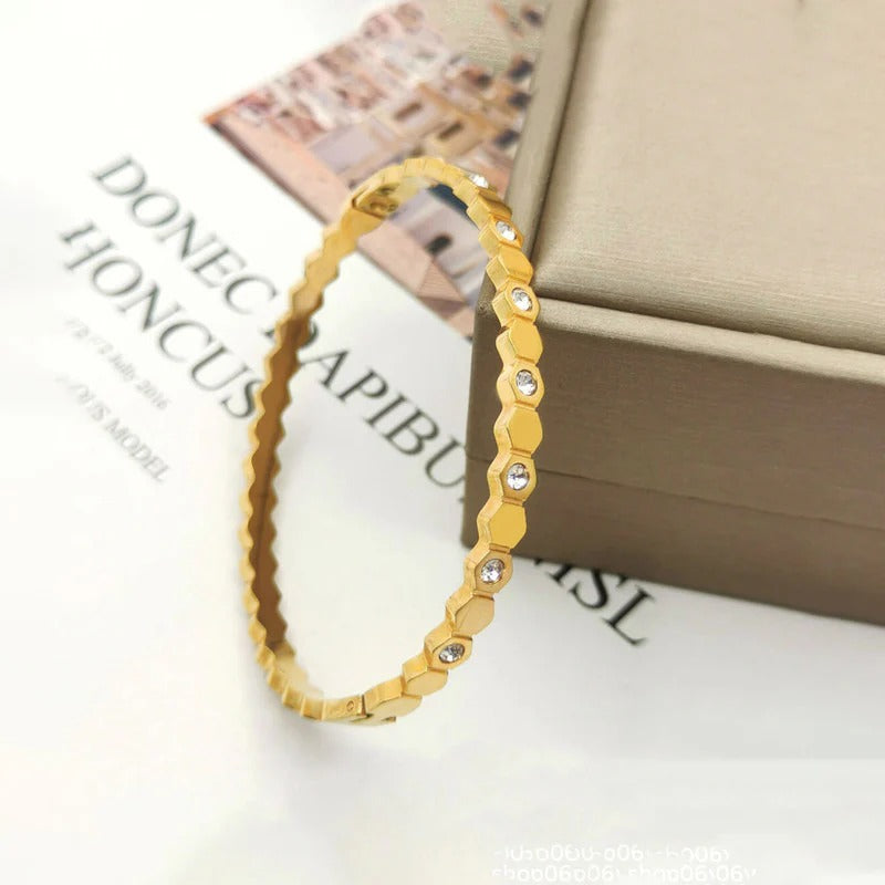Style Hexagonal AD Anti Tarnish Bracelet
